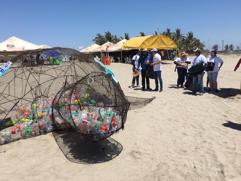 Recogen mil 156 toneladas de basura en playas