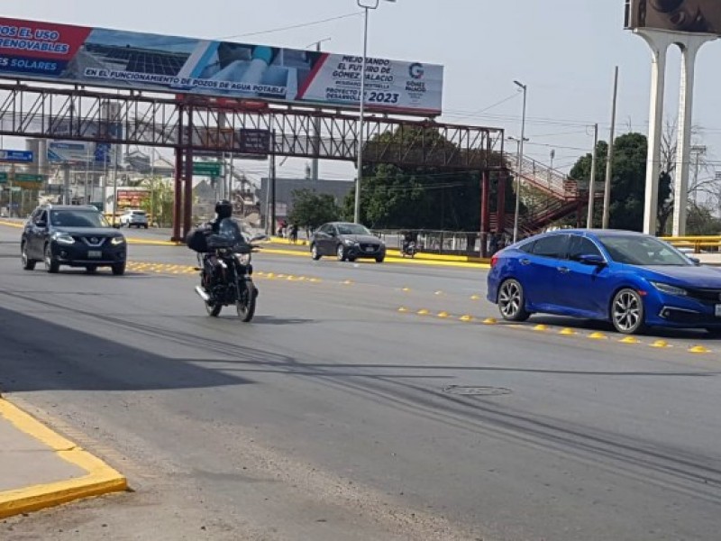 Prohíben a motociclistas transitar sin casco de seguridad