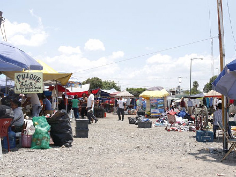 Prohíben venta de alcohol en tianguis de San Isidro