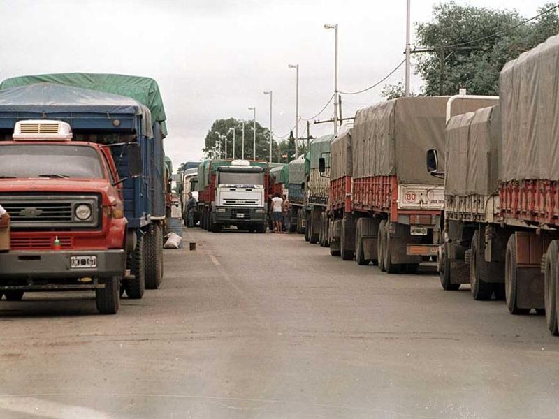 Prohibirán circulación a camiones pesados durante días santos