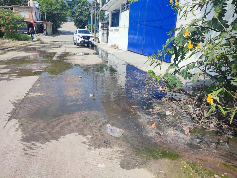 Proliferan fugas de aguas residuales en  la Ochoa