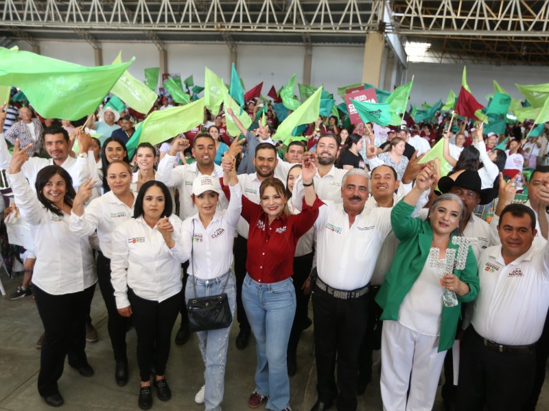 Promete Claudia Delgadillo mejorar carreteras de Jalisco