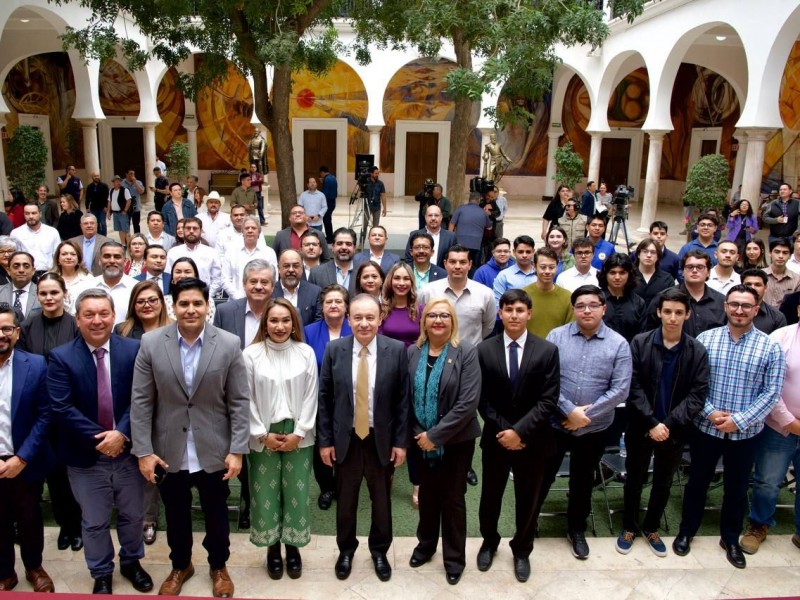 Promueve Gobernador Durazo formación estudiantil en el extranjero