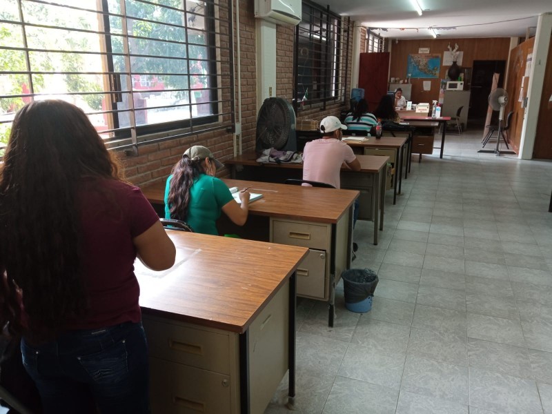 Promueve IMM Tuxpan regularización escolar de mujeres