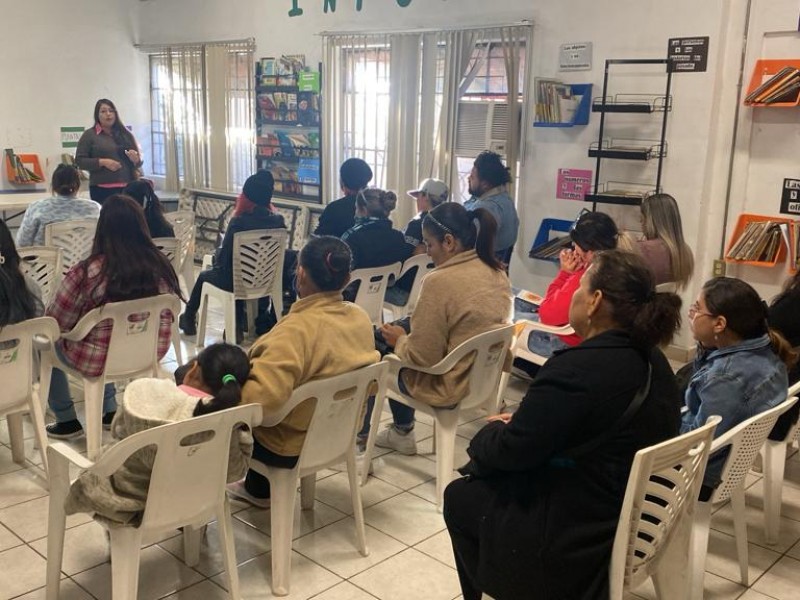 Promueve Instituto de la Mujer plática Socialización y buenas prácticas