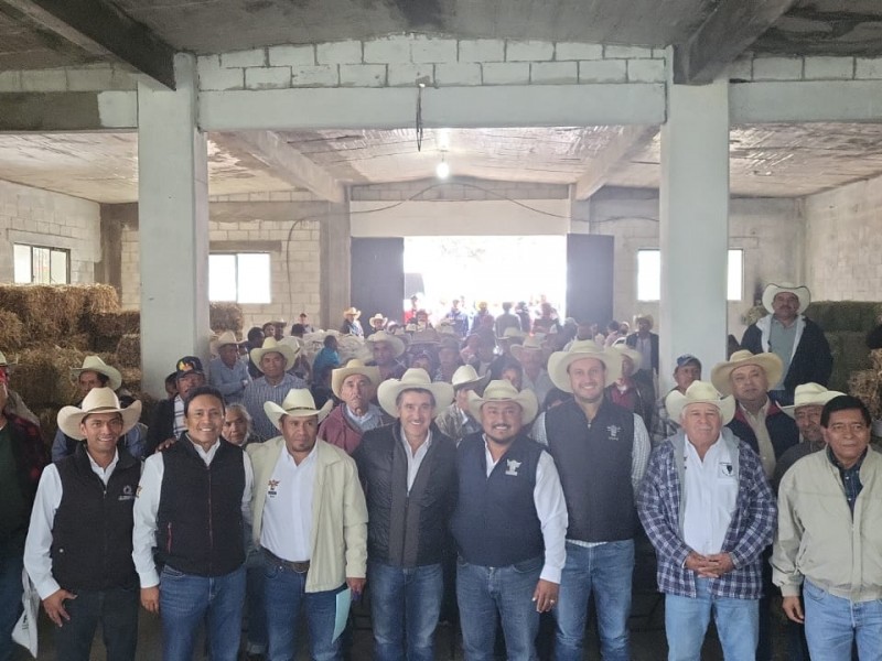 Promueve UGRQ construcción de vasos captadores de agua