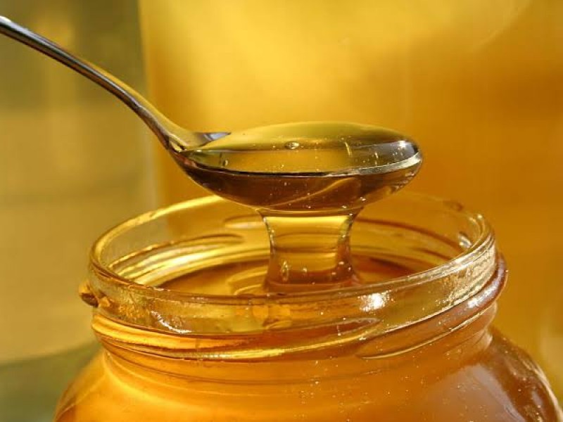 Promueven apicultores michoacanos beneficios de la miel de abeja