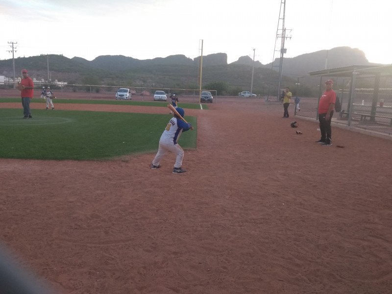 Promueven campamento de béisbol para niños y adolescentes