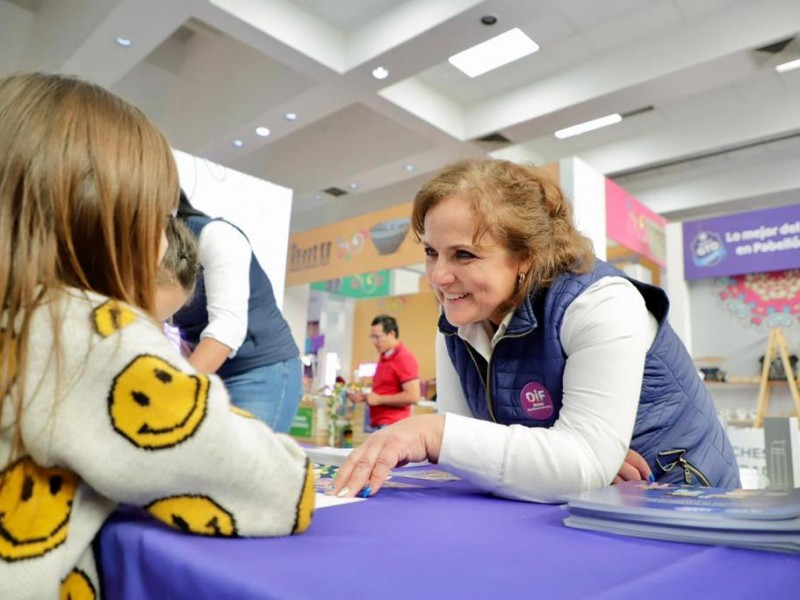 Promueven crianza positiva en Feria Estatal de León