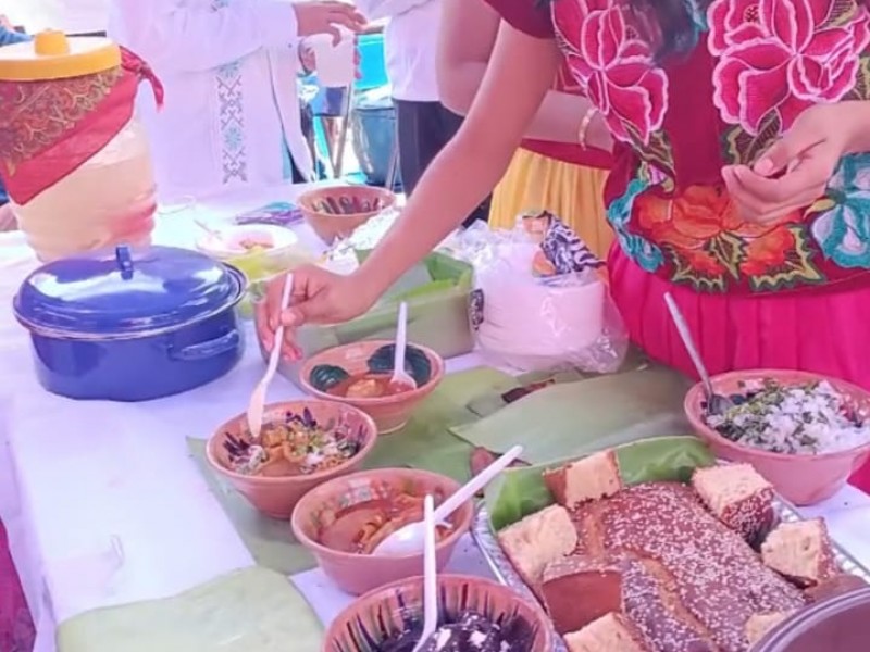 Promueven cultura y gastronomía de San Blas Atempa