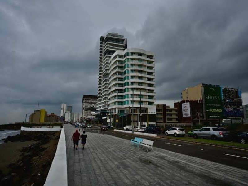 Pronostican lluvias fuertes y truenos para Veracruz este viernes