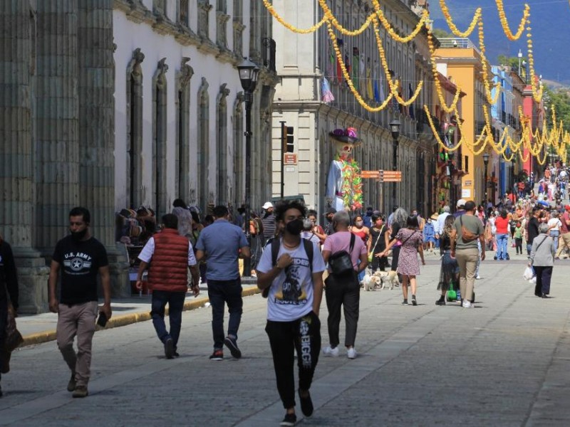 Proponen cerrar comercios cuatro días para frenar ola de contagios