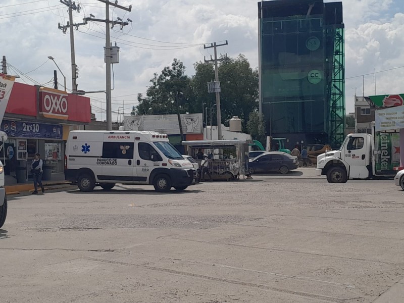 Proponen cobrar a tiendas y bancos por cajones exclusivos en vía pública