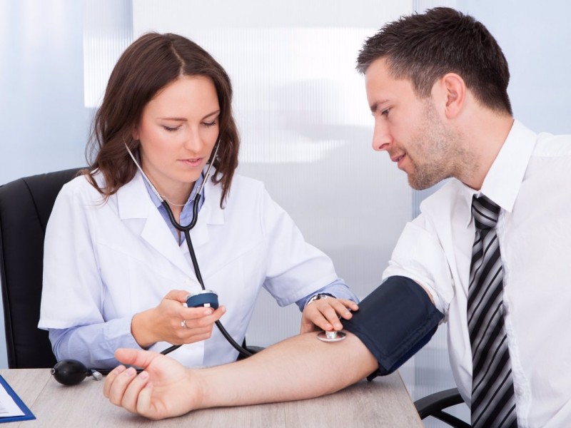 Proponen días libres para donar sangre y realizarse chequeos médicos