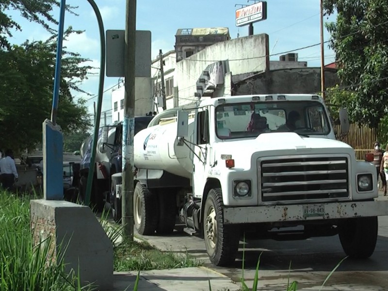 Protección Civil activa pipas para suministrar agua potable