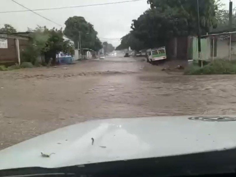 Protección Civil advierte de arroyos peligros por lluvias en Culiacán