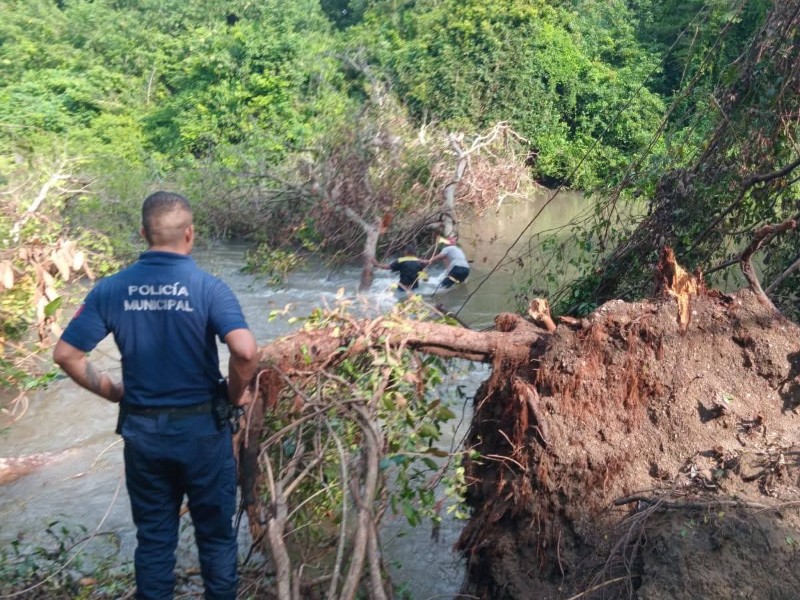 Protección Civil busca a hombre desaparecido en río Ostuta
