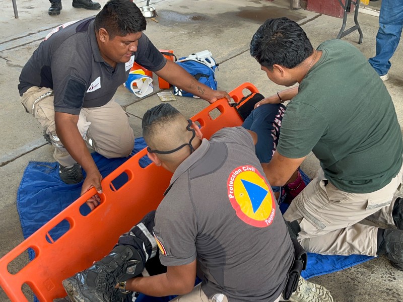 Protección Civil y Bomberos de Tuxpan avanzan en  certificación paramédica
