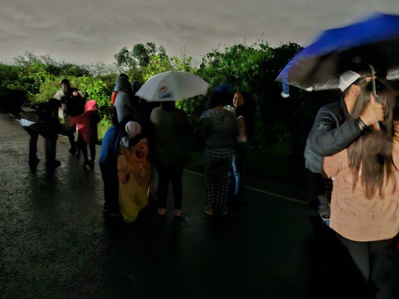 Protección Civil y SEDENA rescatan a 40 personas en presa Garabitos