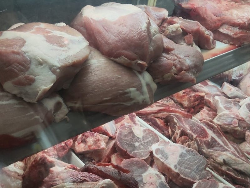 Proteínas inalcanzables: familias reducen porciones ante alza constante