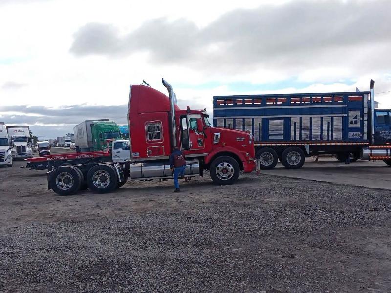 Protesta de transportistas afecta conexión carretera hacia Veracruz