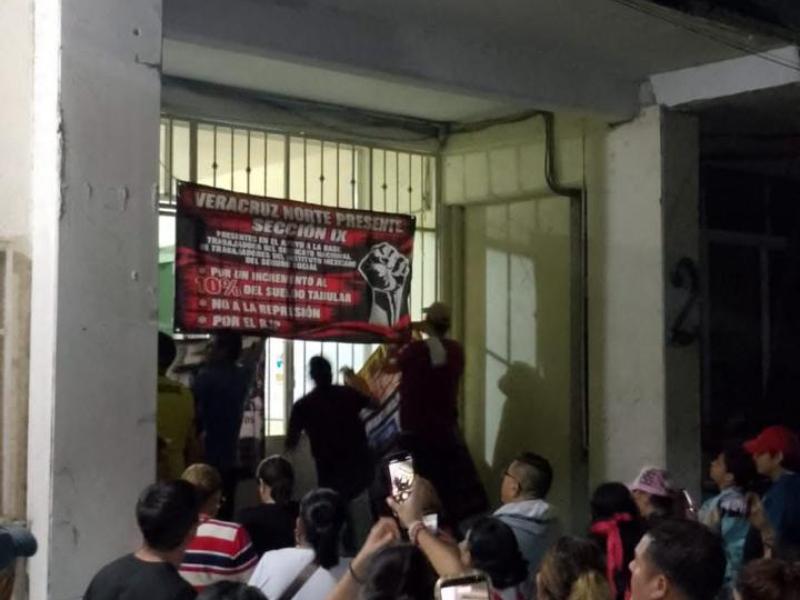 Protesta del IMSS en Veracruz se suma a movilizaciones nacionales
