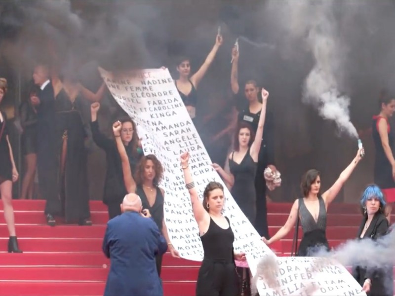 Protesta feminista en el festival de Cannes 2022
