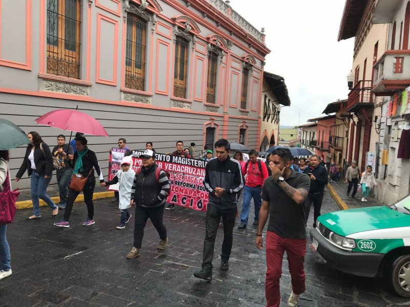 Protesta MMPV contra Reforma Educativa en Xalapa