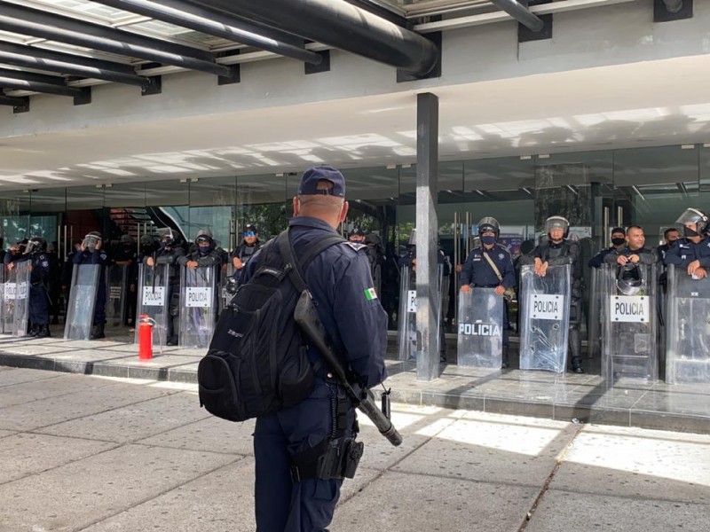 Protesta no pacifica se canceló; granaderos resguardaron  la ciudad