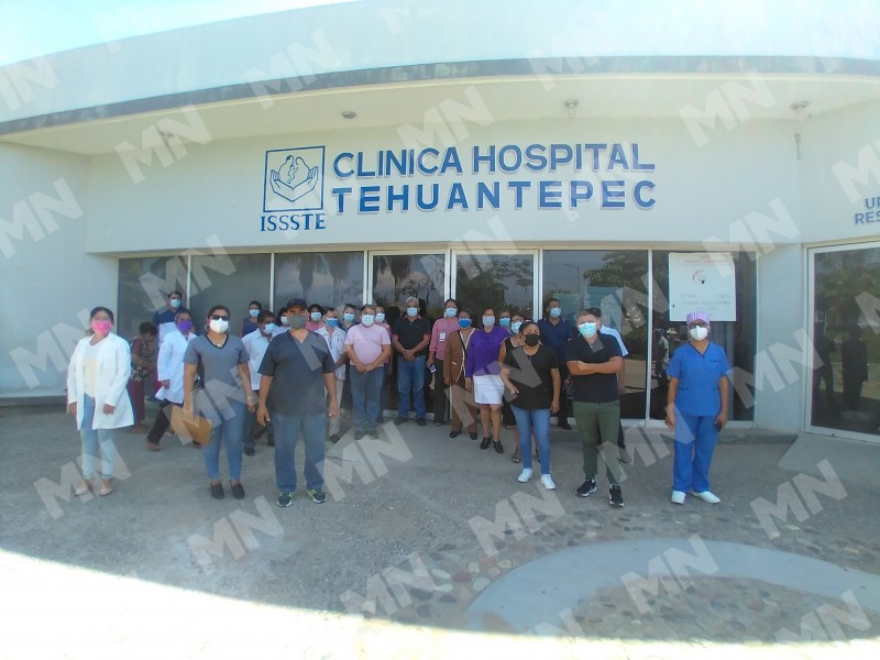 Protesta personal del ISSSTE Tehuantepec, registran contagios por Covid-19