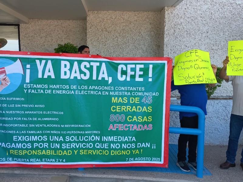 Protestan ante CFE por apagones en colonia Puerta Real
