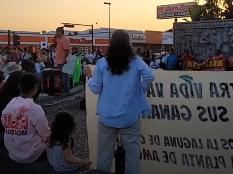 Protestan ciudadanos en rechazo a planta de amoniaco en Cuyutlán