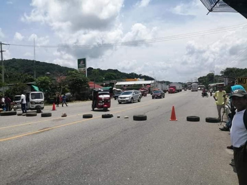 Protestan comuneros de Escuintla ante falta de obras