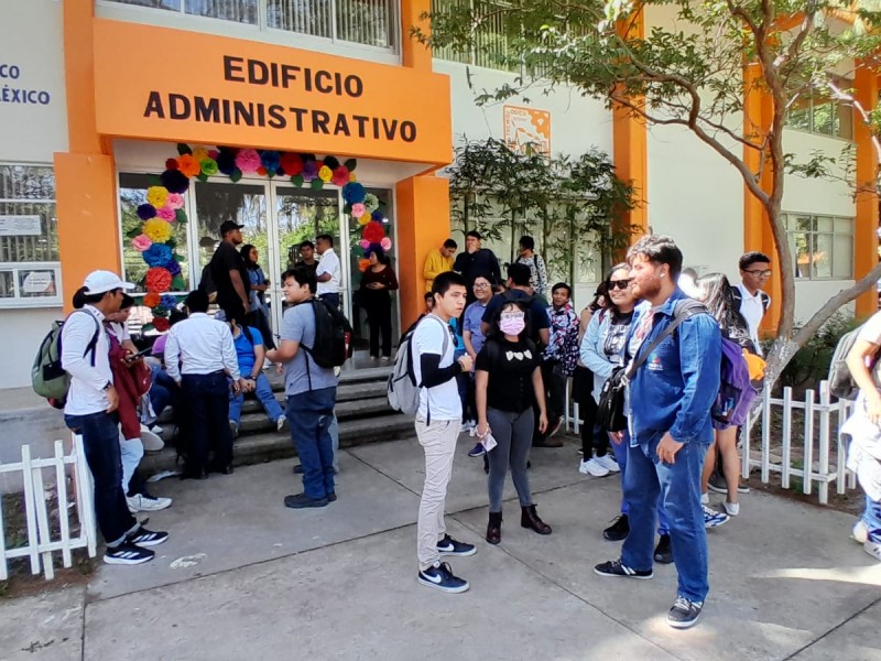 Protestan contra malas condiciones de baños y aulas del ITI