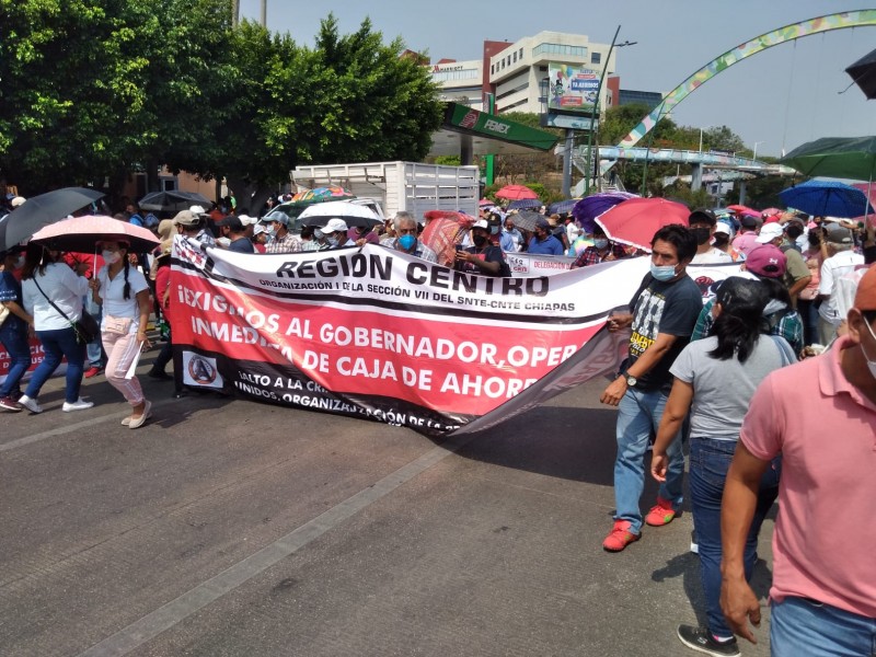 Protestan docentes por carta compromiso emitida por la SE