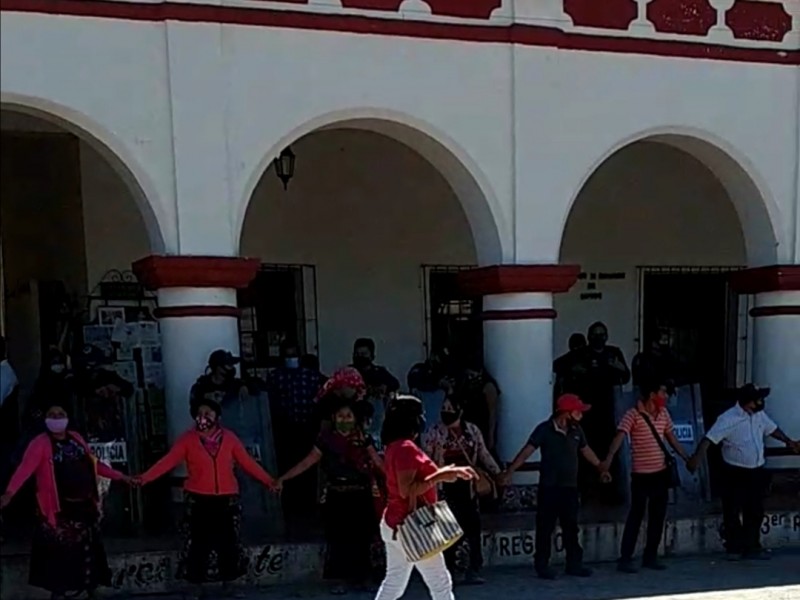 Protestan en Chiapa por imposición de agentes municipales