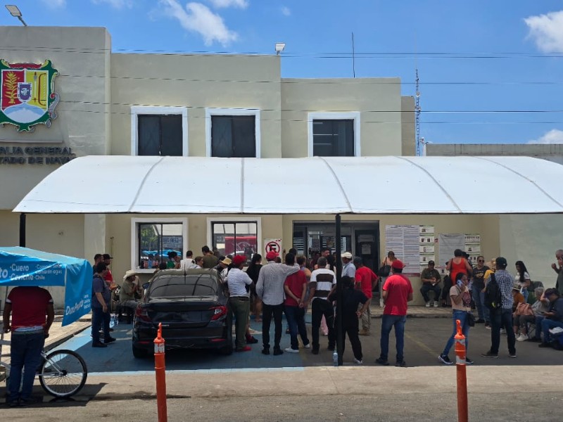 Protestan en Fiscalía por detenciones tras bloqueo de carretera