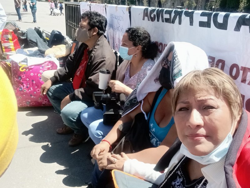 Protestan en la CDMX trabajadores de salud