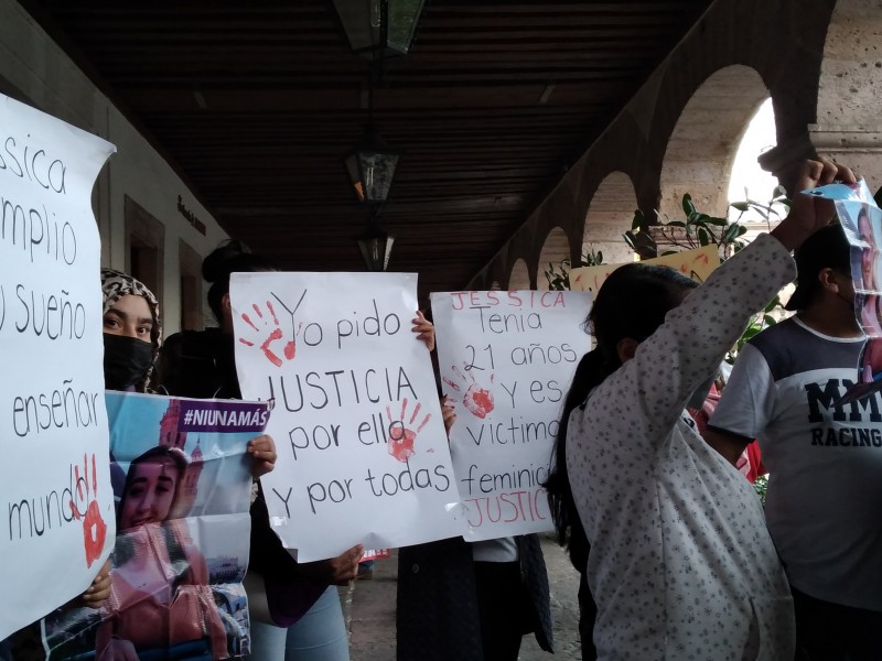Protestan en Morelia contra feminicidios y para exigir justicia