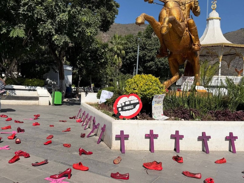 Protestan en Tlapa en rechazo a violencia contra mujeres
