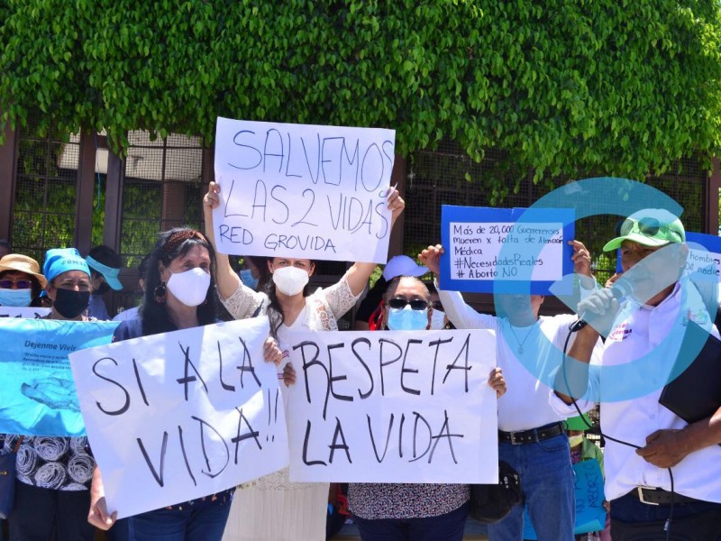 Protestan grupos provida en el Congreso contra despenalización del aborto