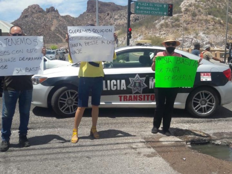 Protestan guaymenses por derrames de aguas negras