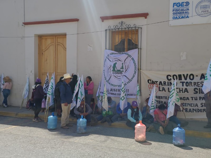 Protestan militantes de CODECI, toman instalaciones de la fiscalía en Oaxaca