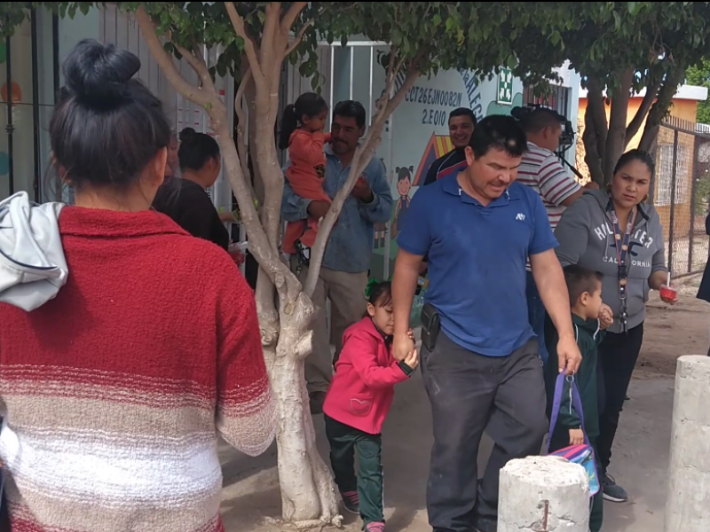 Protestan padres por cierre de jardín