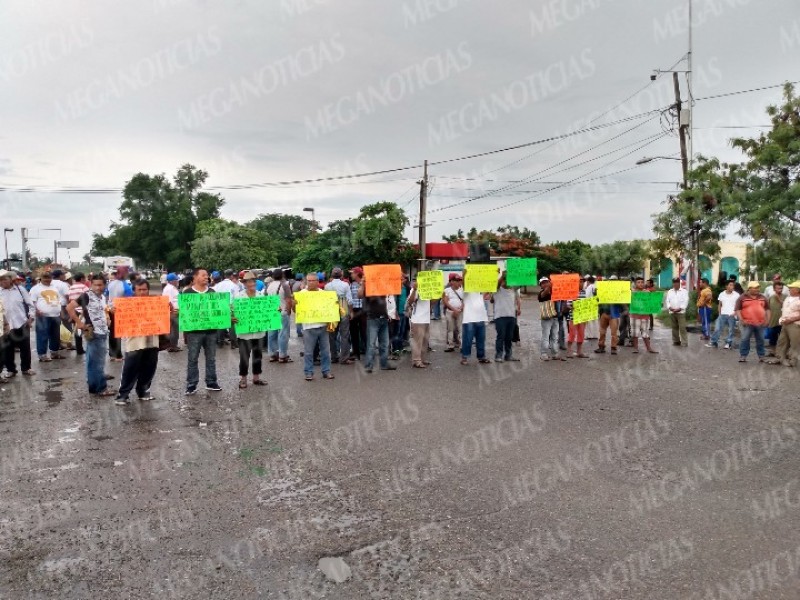 Protestan pescadores en Juchitán