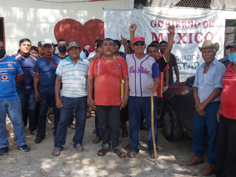 Protestan pescadores en las oficinas de Bienestar en Juchitán