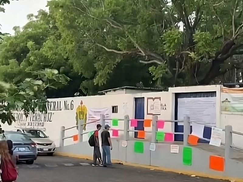 Protestan por acoso sexual en secundaria del puerto de Veracruz