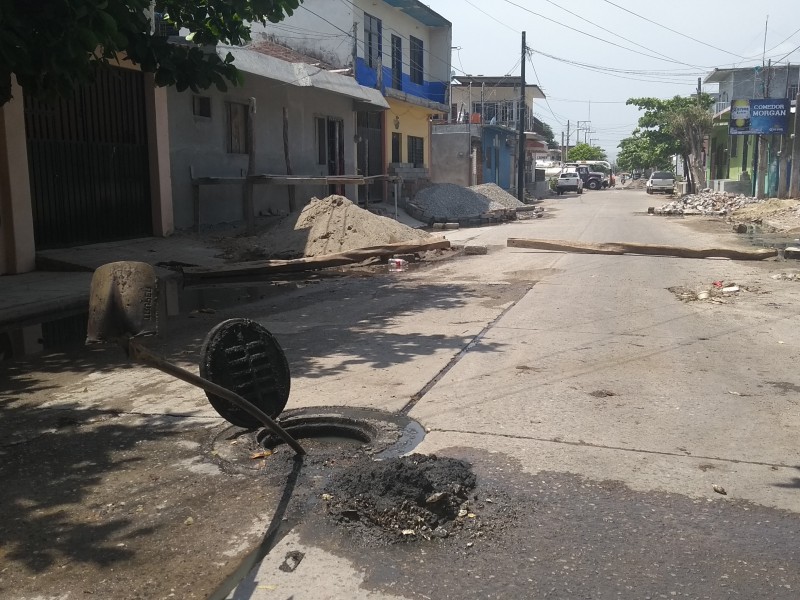 Protestan por fuga de aguas negras