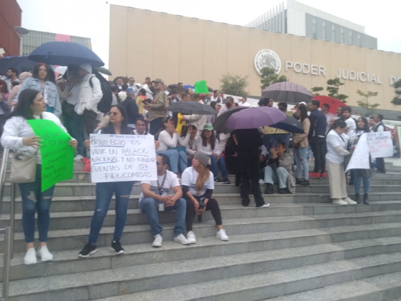 Protestan por segunda vez en la semana trabajadores del PJF