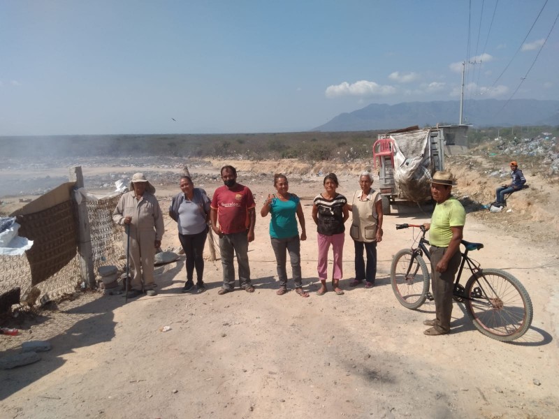 Protestan recolectores, demandan atención al basurero de Ixtepec